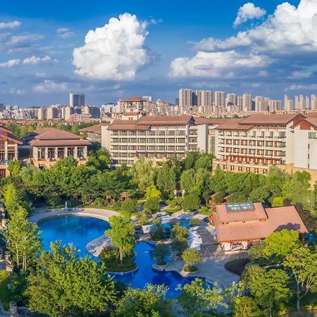 Hilton Wuhan Optics Valley Екстериор снимка