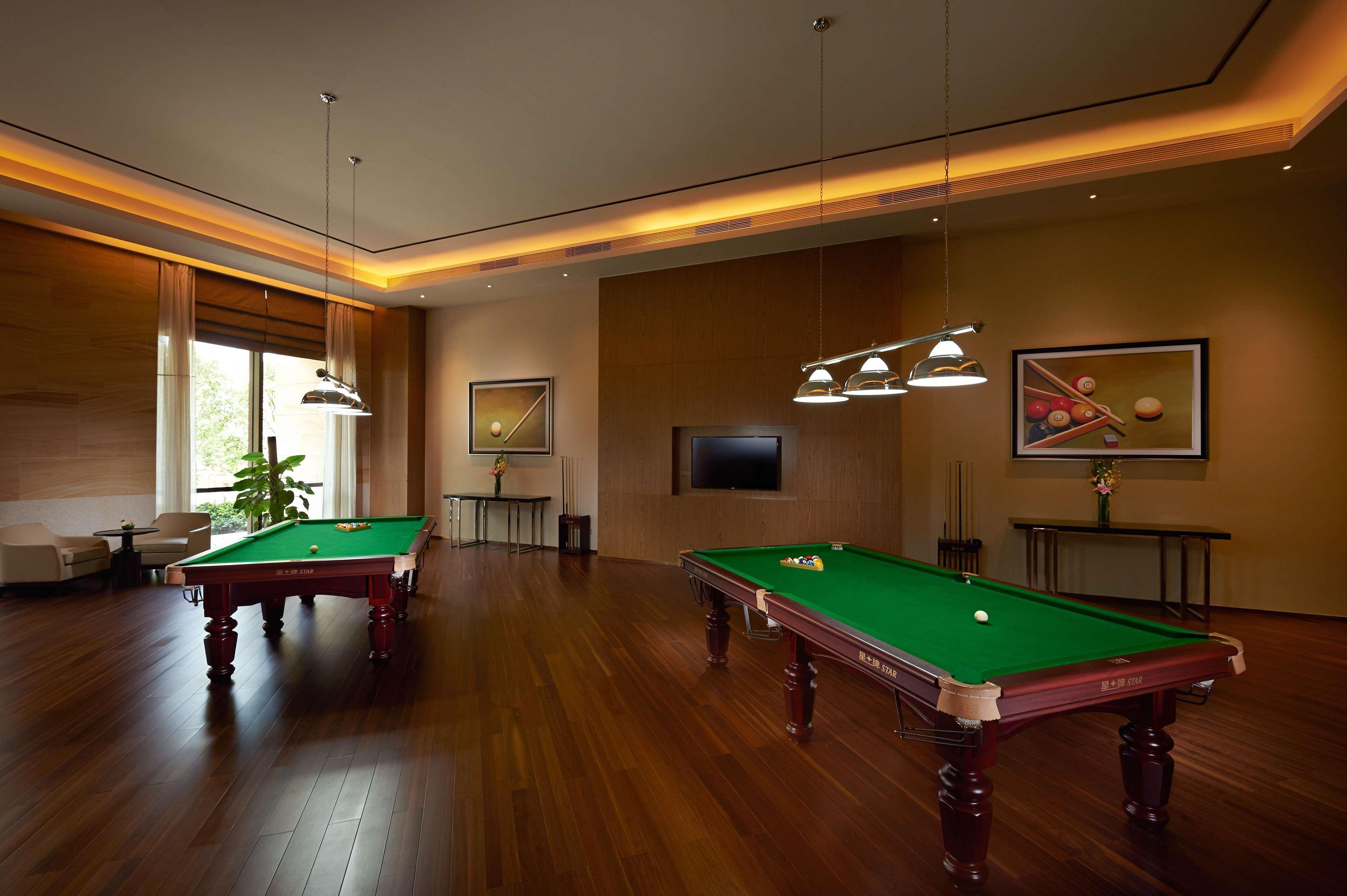 Hilton Wuhan Optics Valley Екстериор снимка