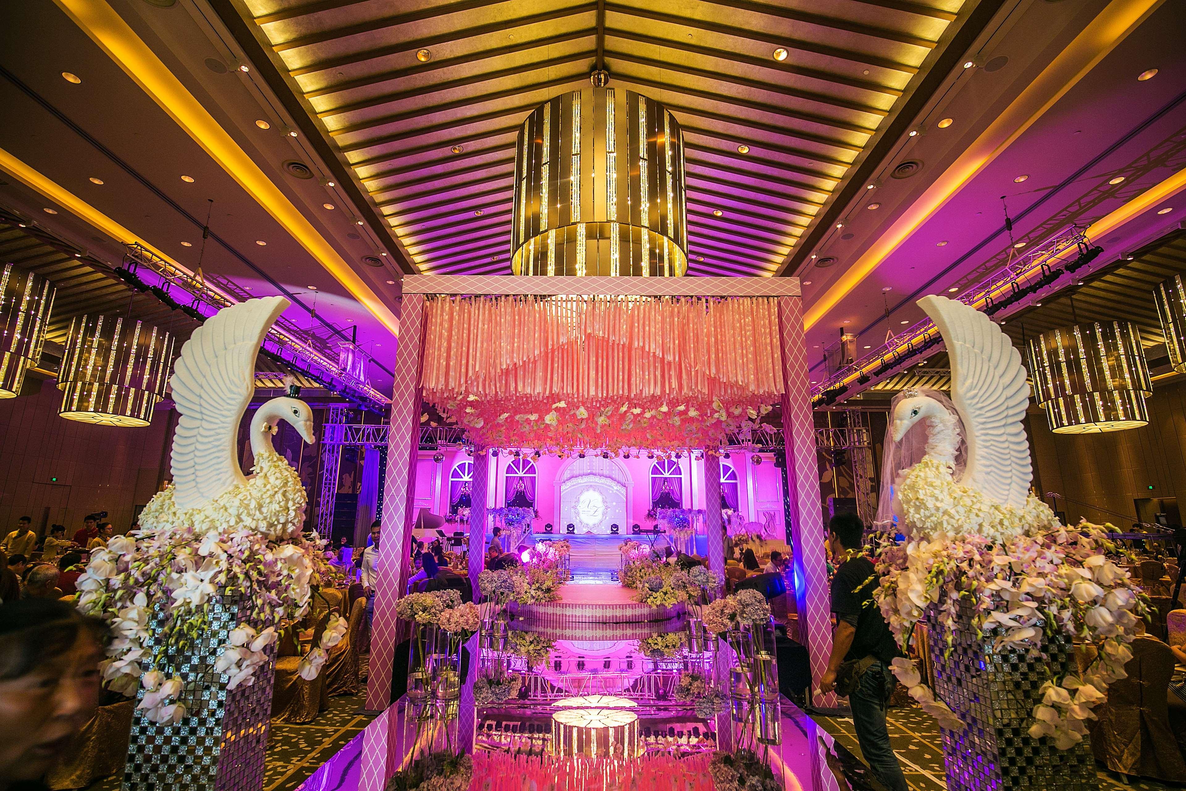 Hilton Wuhan Optics Valley Екстериор снимка