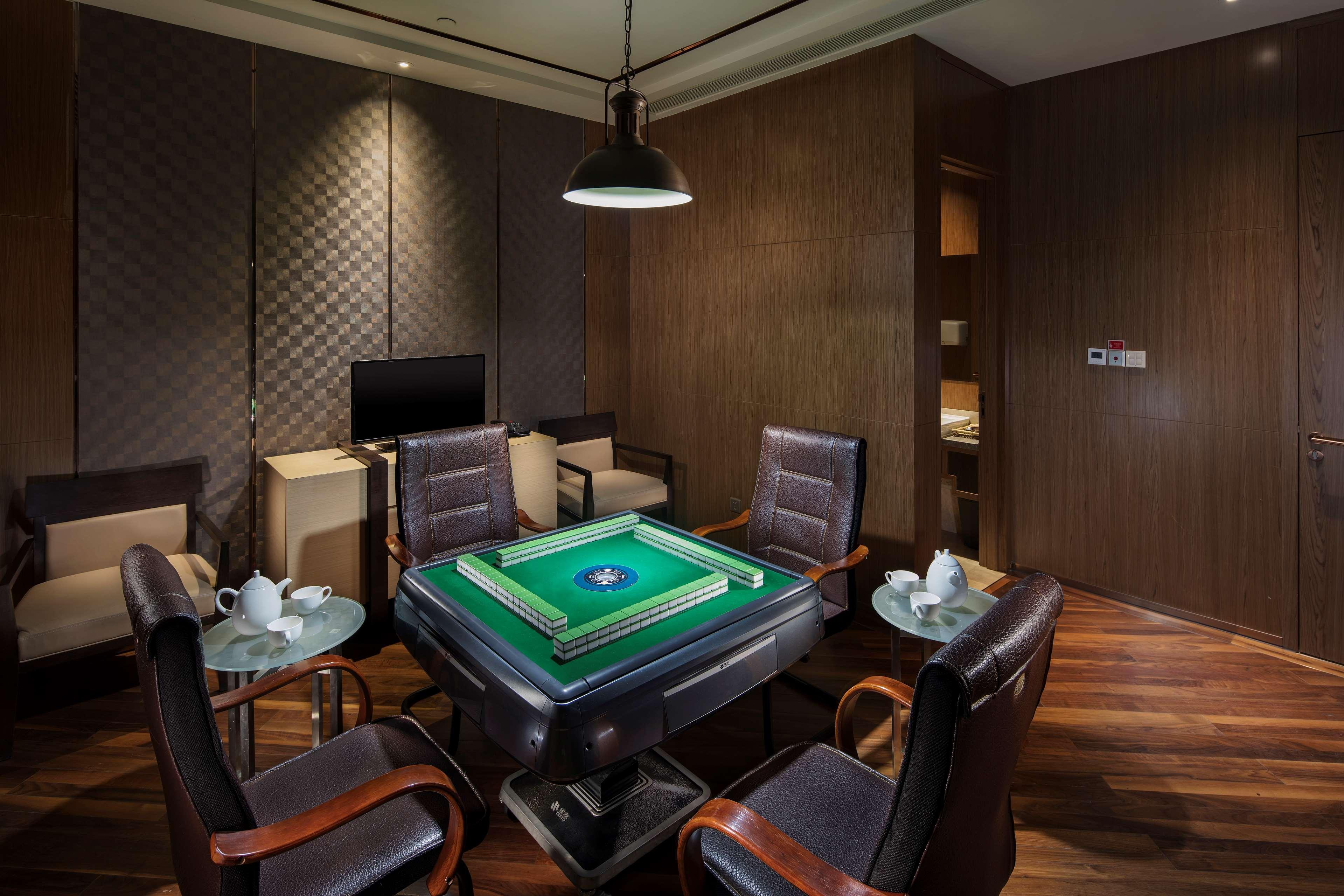 Hilton Wuhan Optics Valley Екстериор снимка
